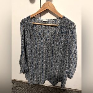 Women’s fun2fun blouse size 2xl. No holes or stains